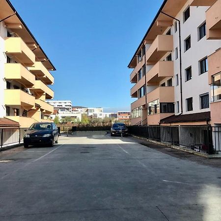 Garsoniera- Bulevard Dem Radulescu Râmnicu Vâlcea Buitenkant foto