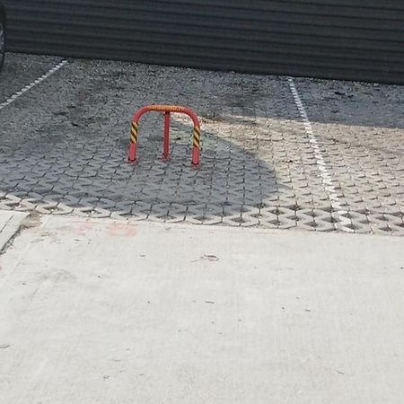Garsoniera- Bulevard Dem Radulescu Râmnicu Vâlcea Buitenkant foto